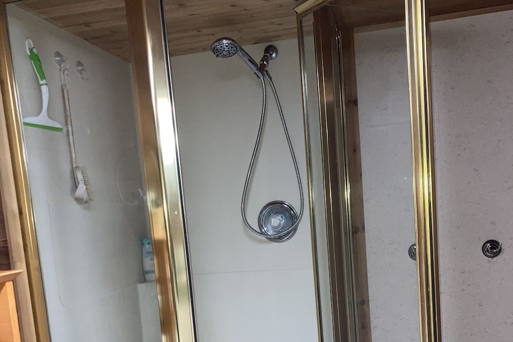 Photo of Bathroom in Dysart et al