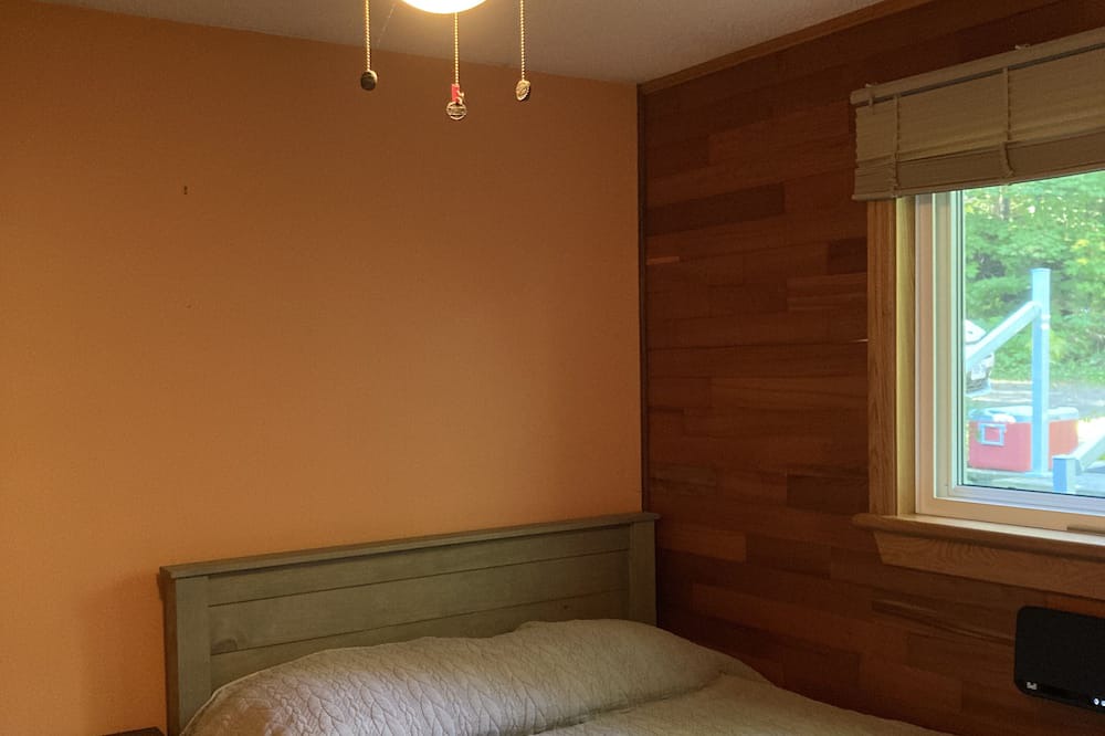 Photo of Bedroom in Dysart et al