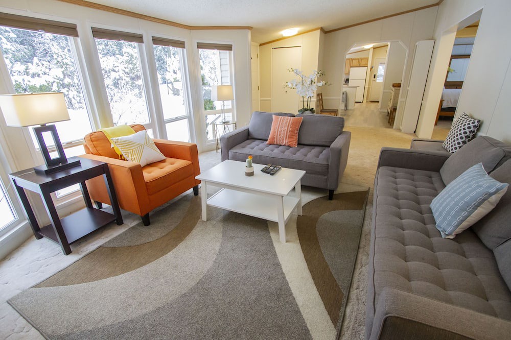 Photo of Livingroom in Port Alberni