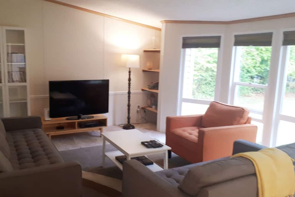 Photo of Livingroom in Port Alberni