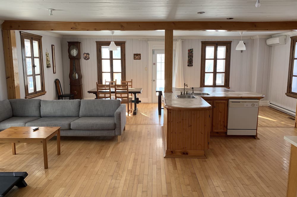 Photo of Livingroom in Saint-Cuthbert