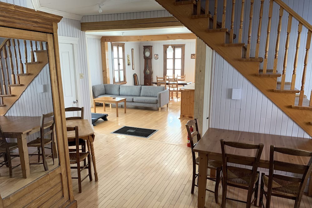 Photo of Livingroom in Saint-Cuthbert