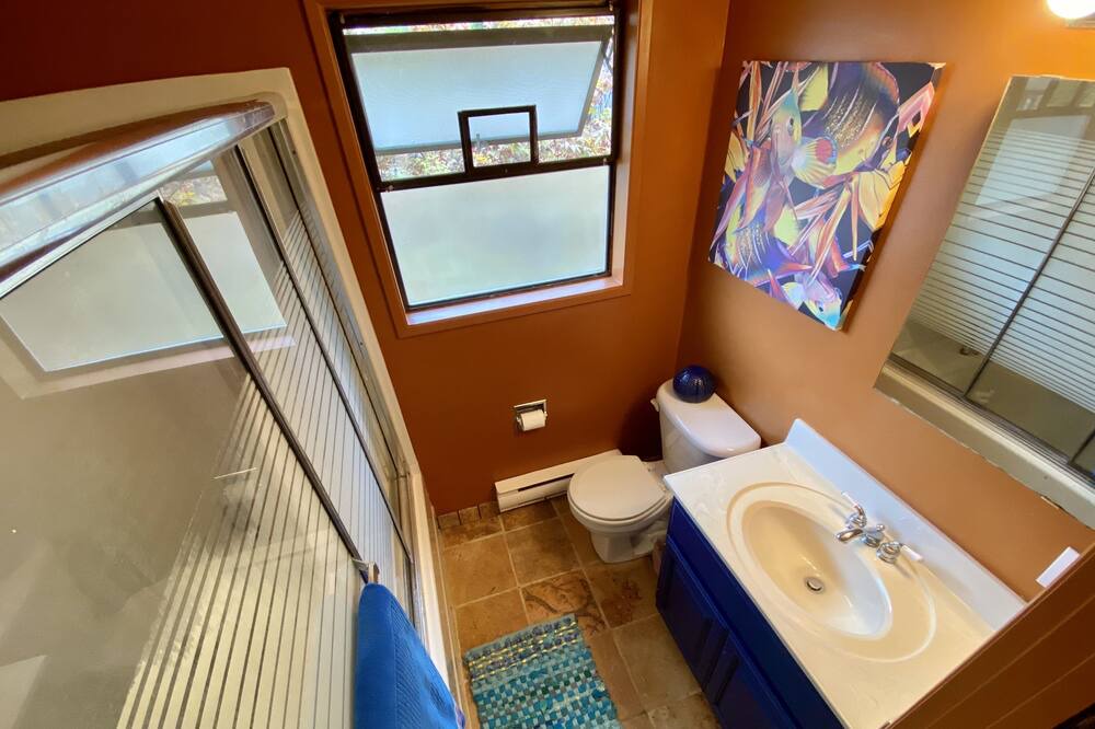 Photo of Bathroom in Port Alberni