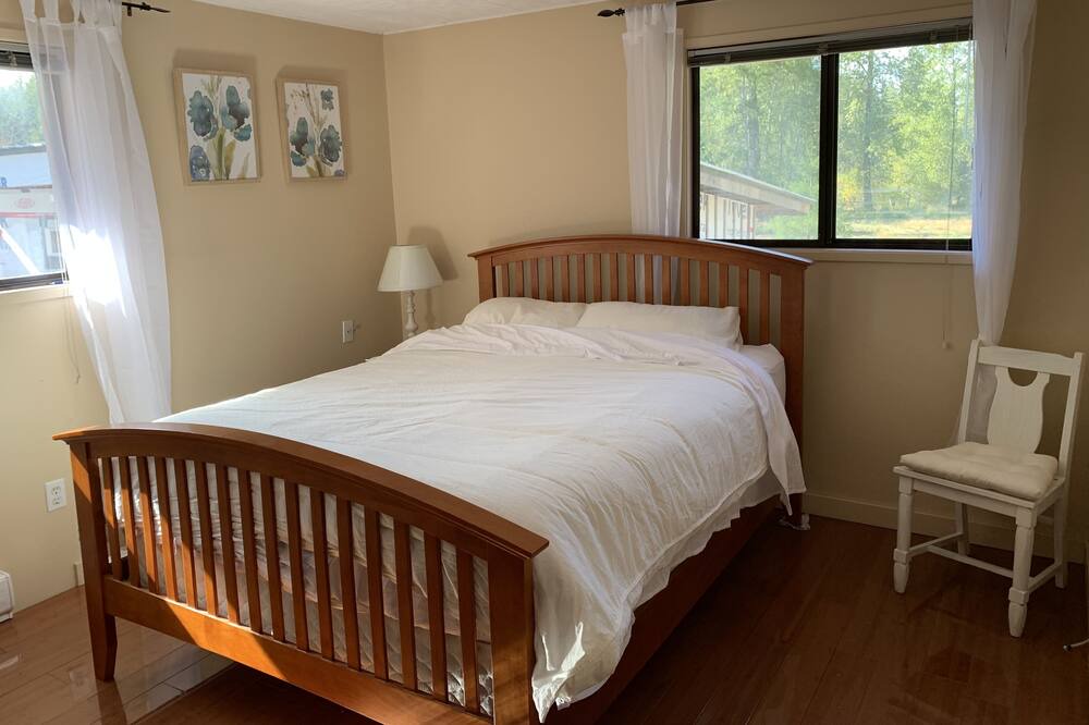 Photo of Bedroom in Port Alberni