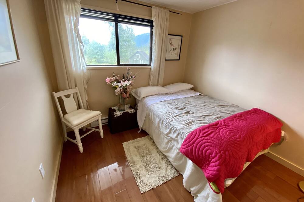 Photo of Bedroom in Port Alberni