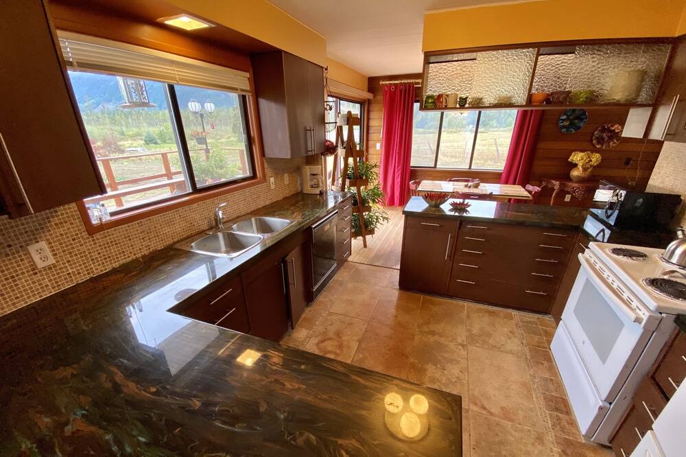 Photo of Kitchen in Port Alberni