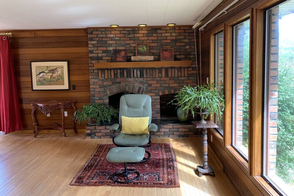 Photo of Livingroom in Port Alberni