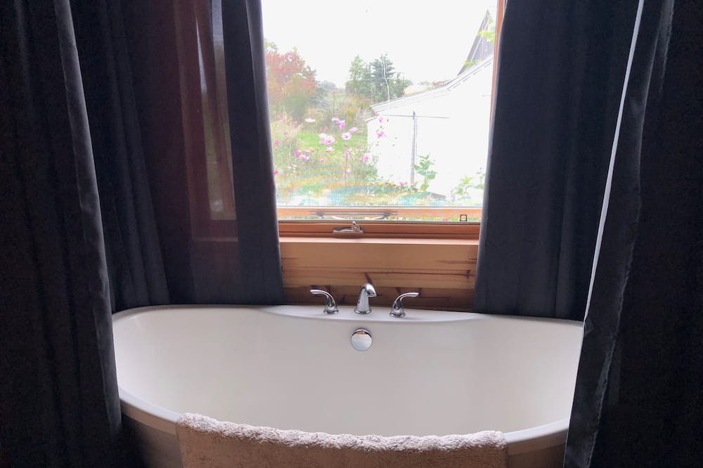 Photo of Bathroom in Wolfe Island