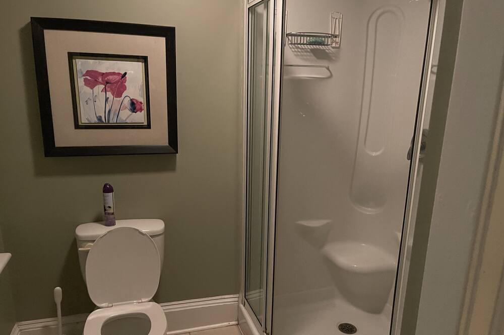 Photo of Bathroom in Calabogie