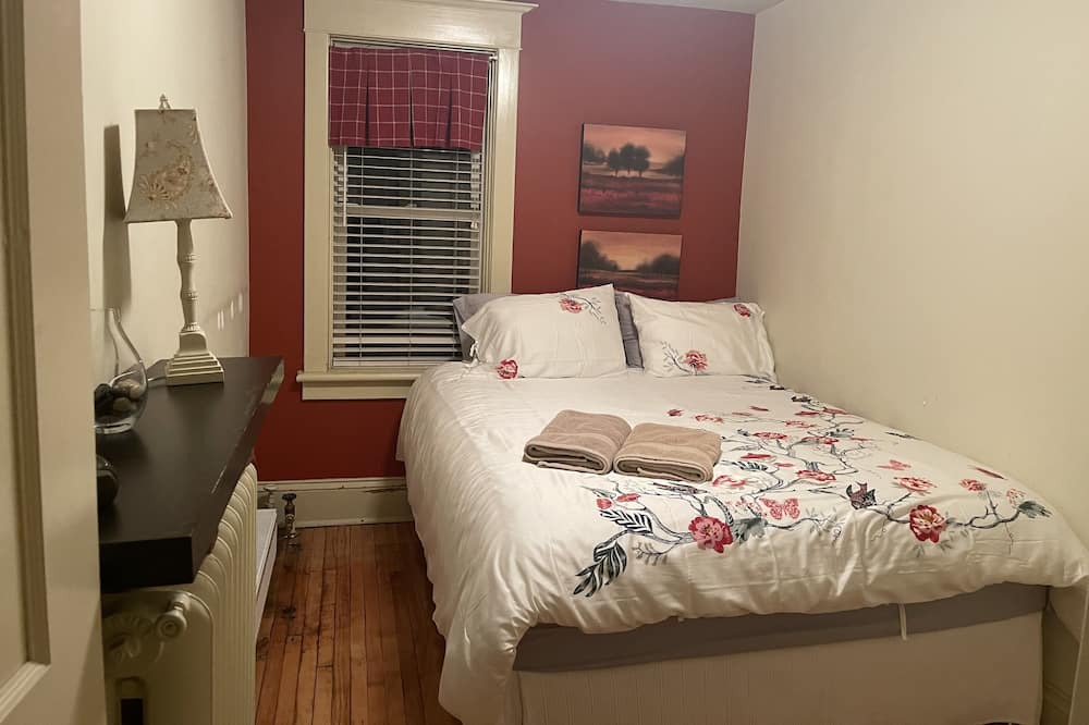Photo of Bedroom in Calabogie