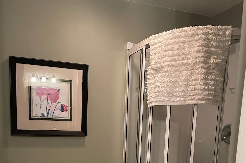 Photo of Bathroom in Calabogie