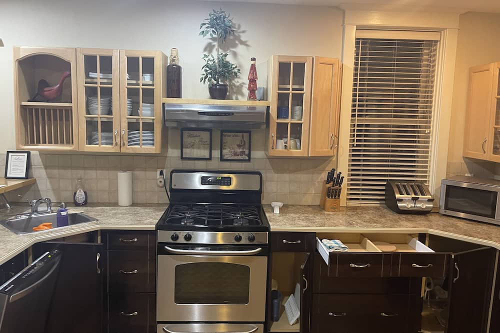 Photo of Kitchen in Calabogie