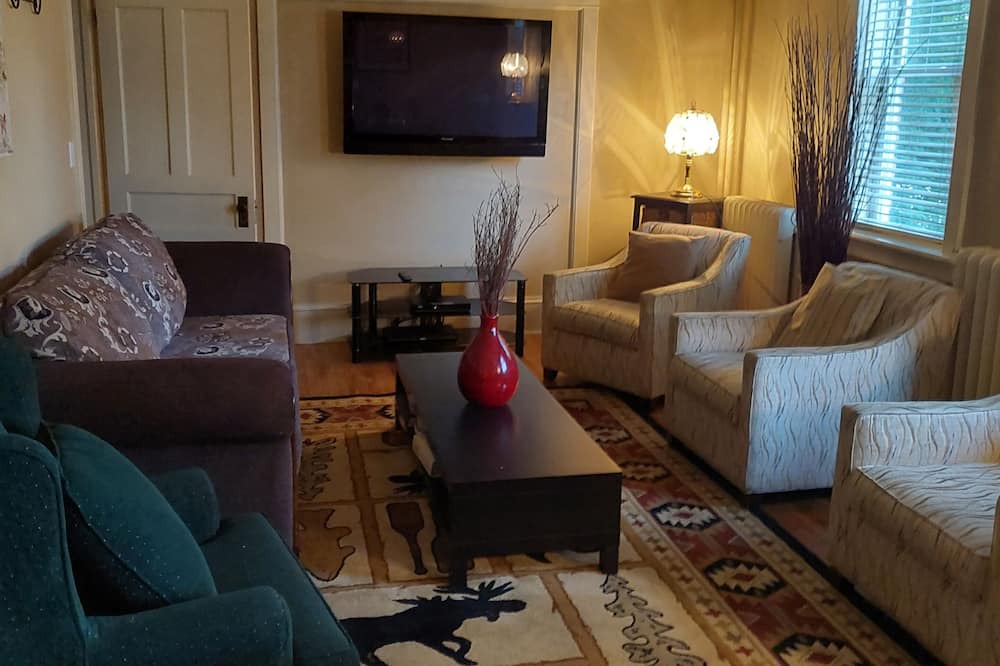 Photo of Livingroom in Calabogie
