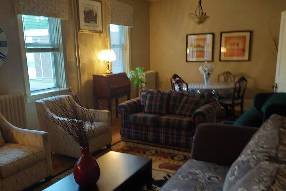 Photo of Livingroom in Calabogie