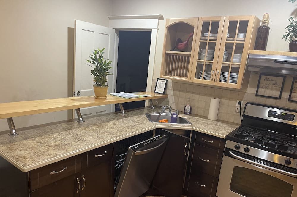 Photo of Kitchen in Calabogie
