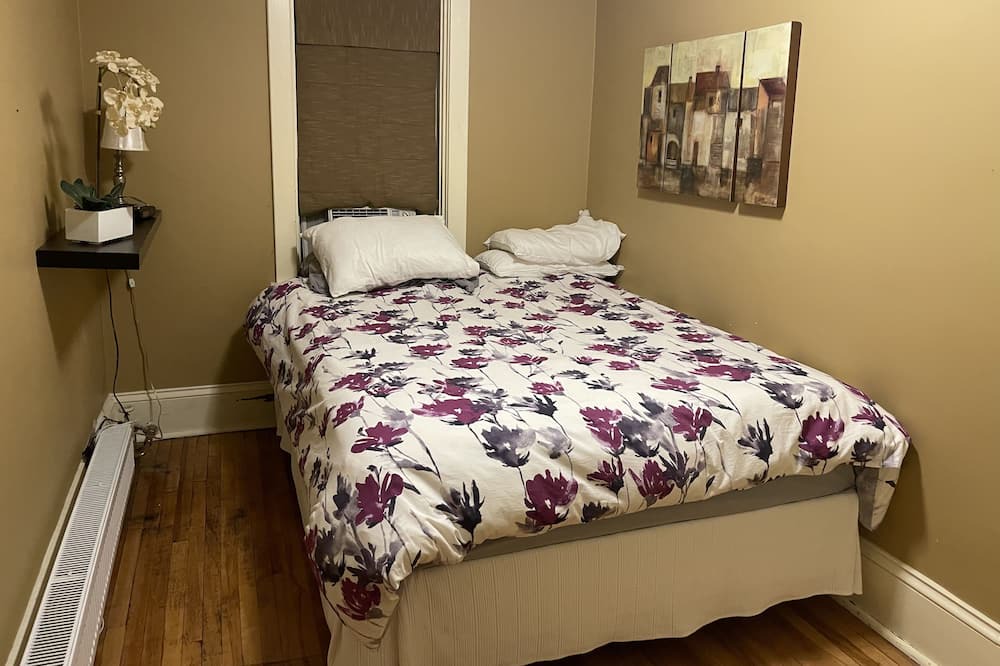 Photo of Bedroom in Calabogie