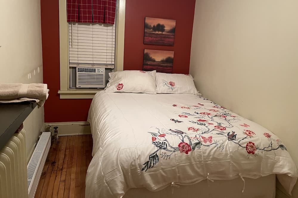 Photo of Bedroom in Calabogie