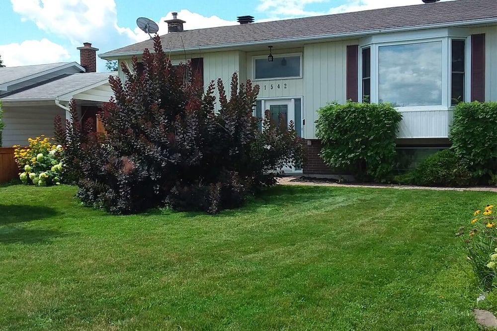 Photo of Outdoor in Ottawa Division