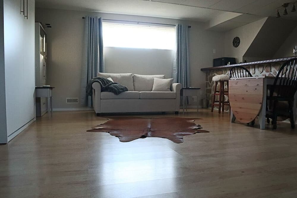 Photo of Livingroom in Ottawa Division