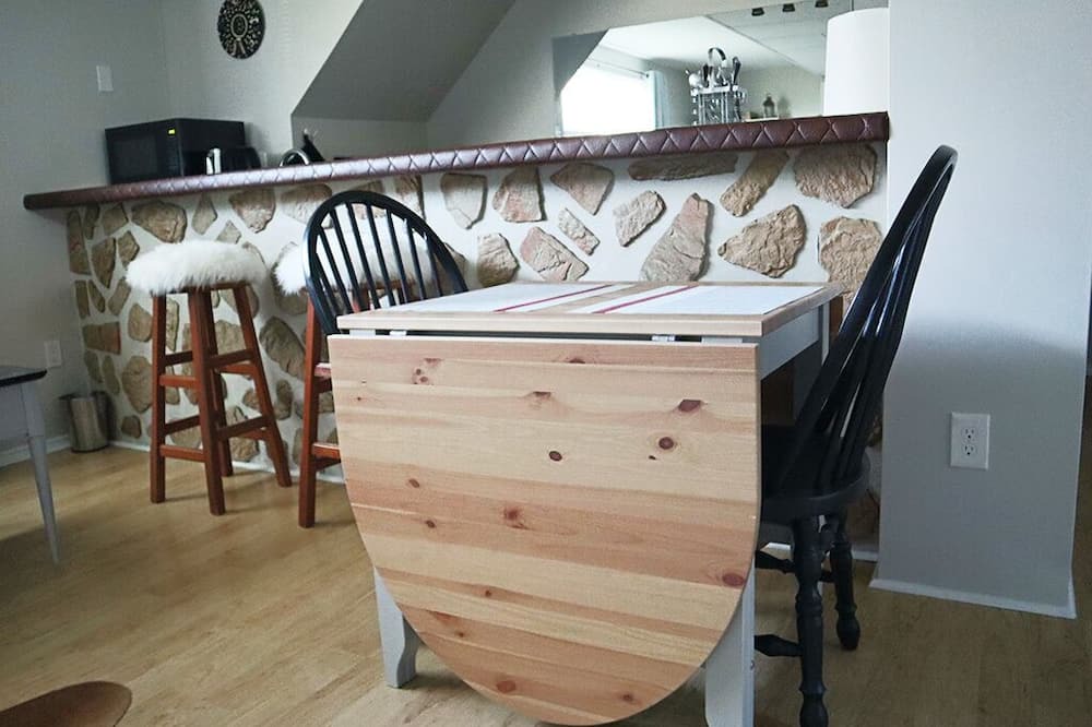 Photo of Livingroom in Ottawa Division