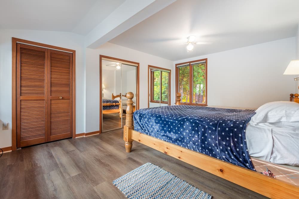 Photo of Bedroom in Wymbolwood Beach