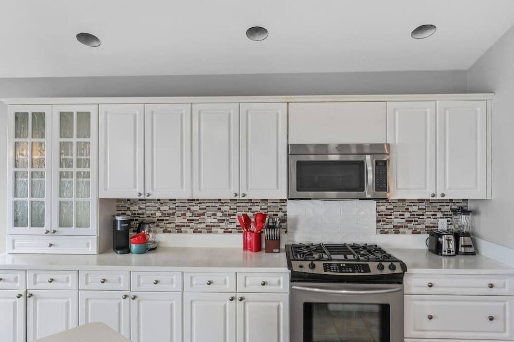 Photo of Kitchen in West Kelowna Estates