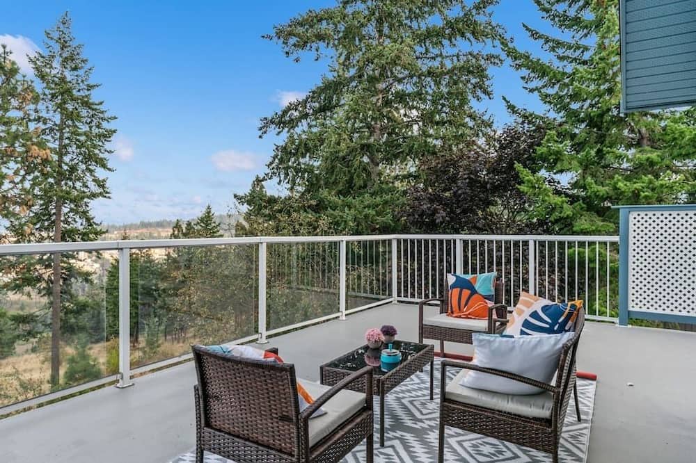 Photo of Patio Balcony in West Kelowna Estates