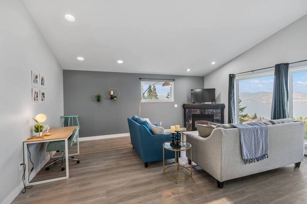 Photo of Livingroom in West Kelowna Estates