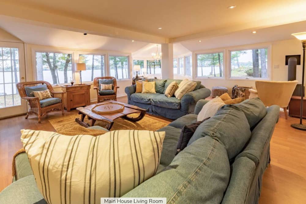 Photo of Livingroom in Severn