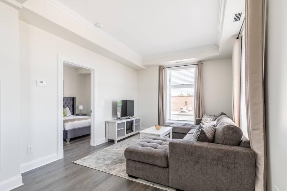 Photo of Livingroom in Smiths Falls
