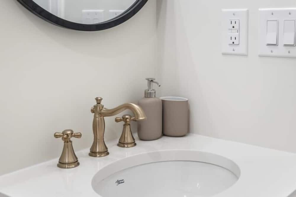 Photo of Bathroom in Smiths Falls