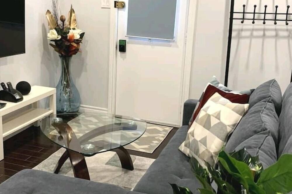 Photo of Livingroom in Hamilton