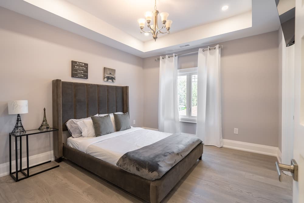 Photo of Bedroom in Humber Bay