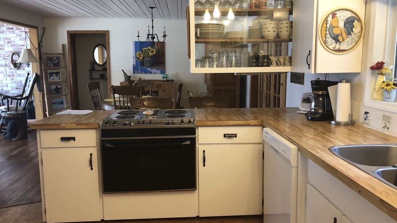 Photo of Kitchen in Christina Lake