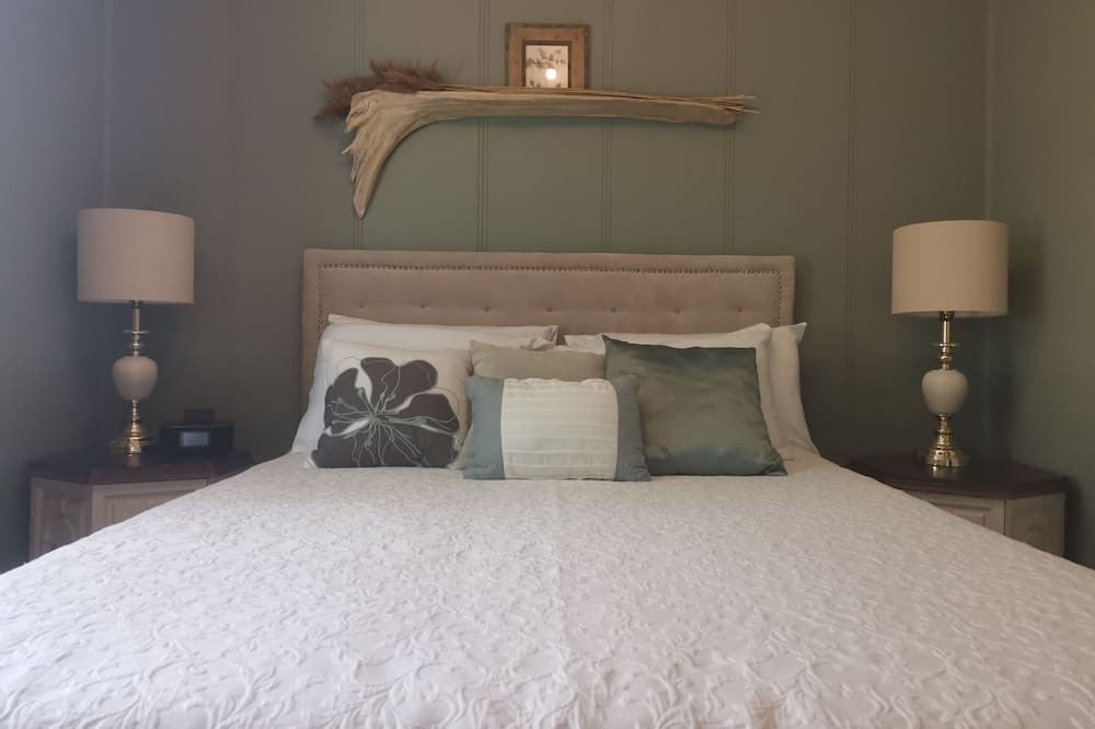 Photo of Bedroom in Smooth Rock Falls