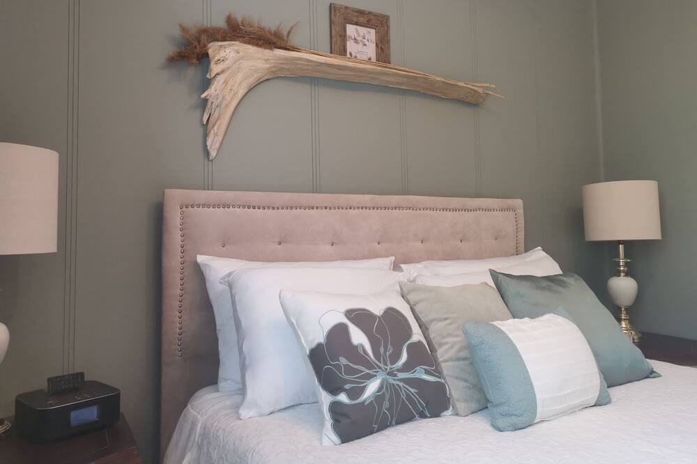 Photo of Bedroom in Smooth Rock Falls