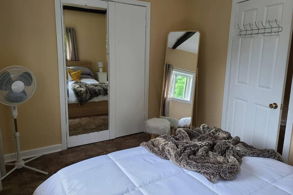 Photo of Bedroom in Port Wade
