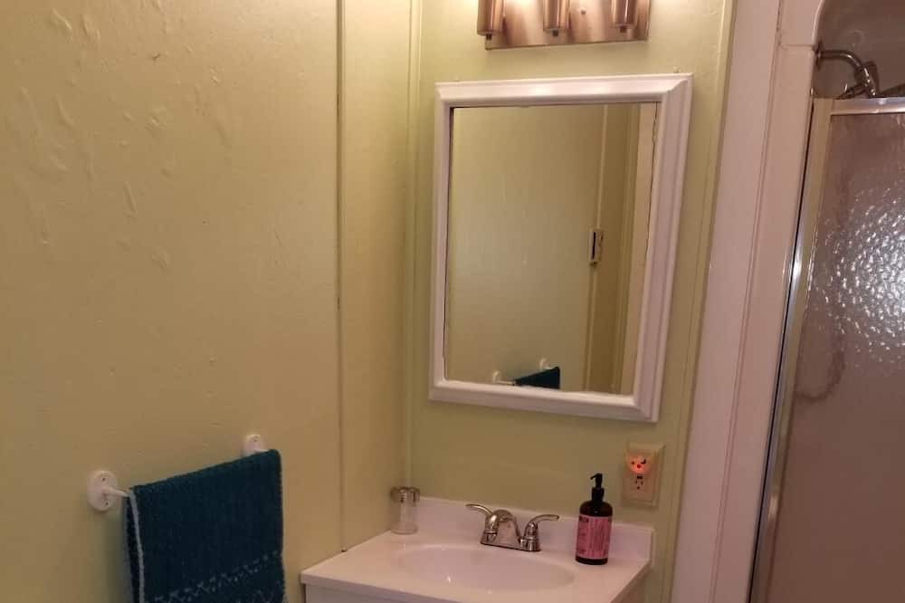 Photo of Bathroom in Pontiac