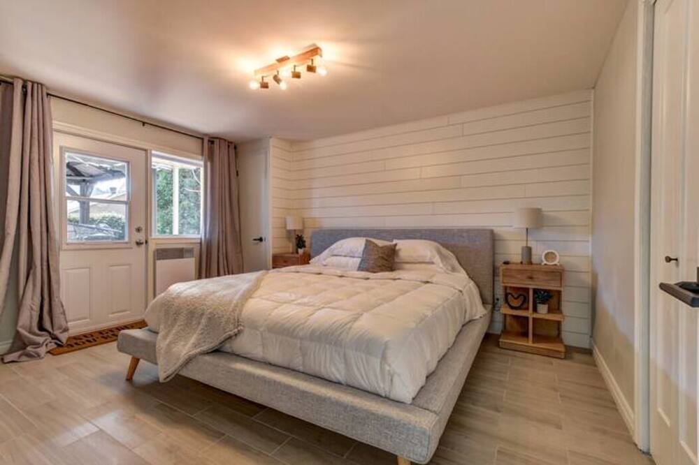 Photo of Bedroom in Saint-Sauveur