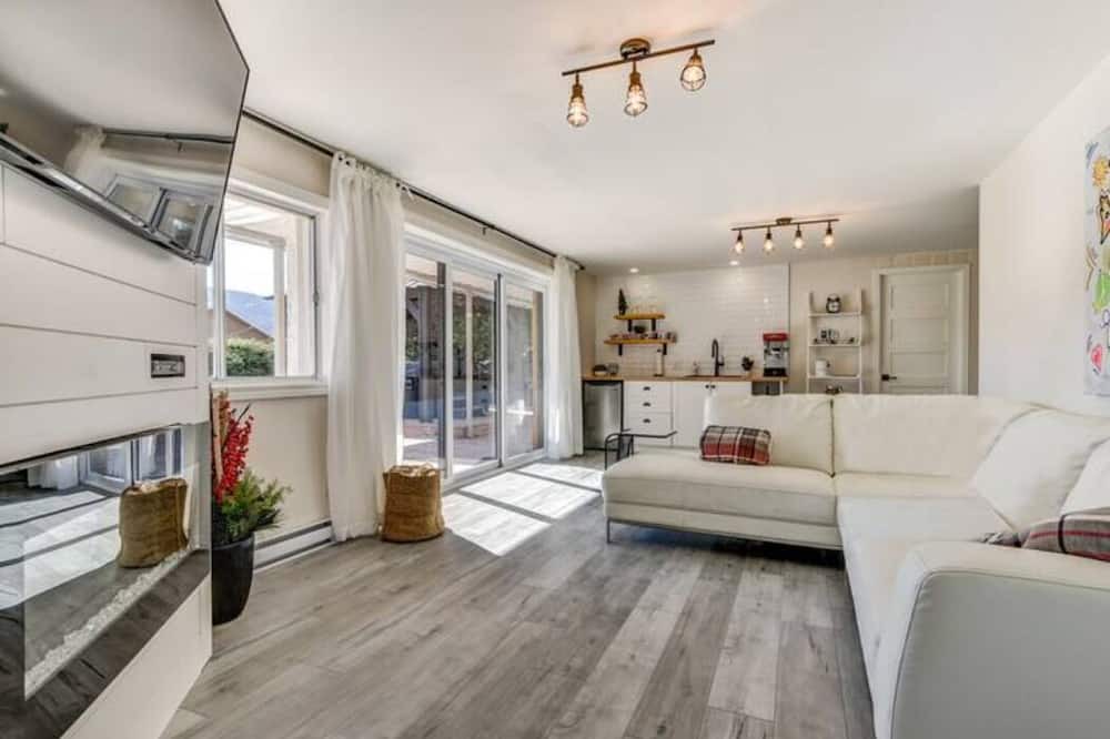 Photo of Livingroom in Saint-Sauveur