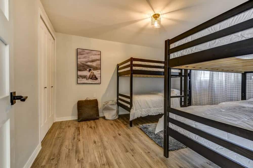 Photo of Bedroom in Saint-Sauveur