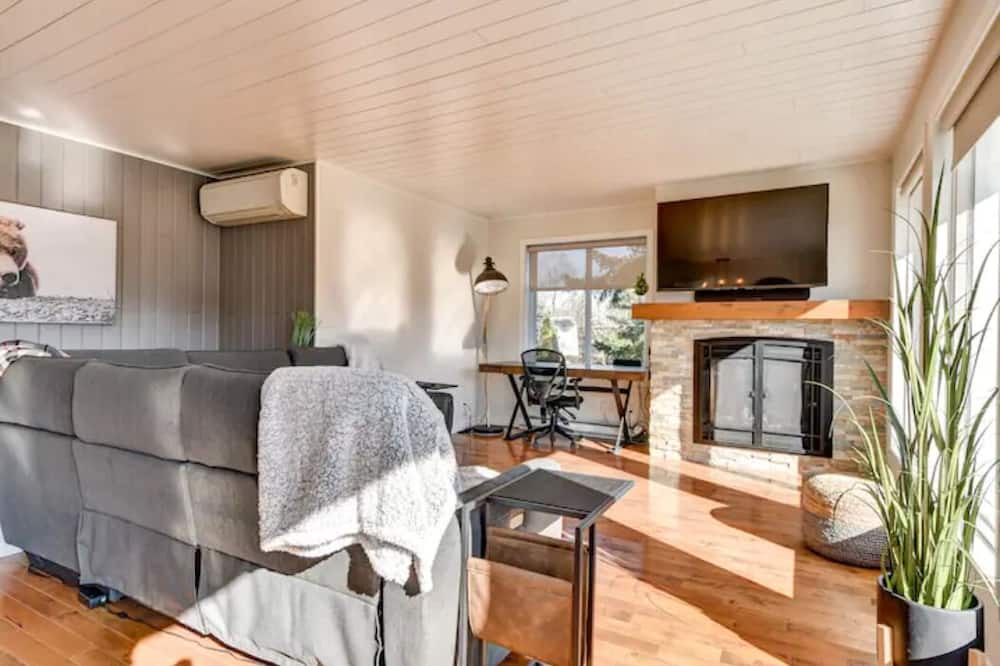 Photo of Livingroom in Saint-Sauveur