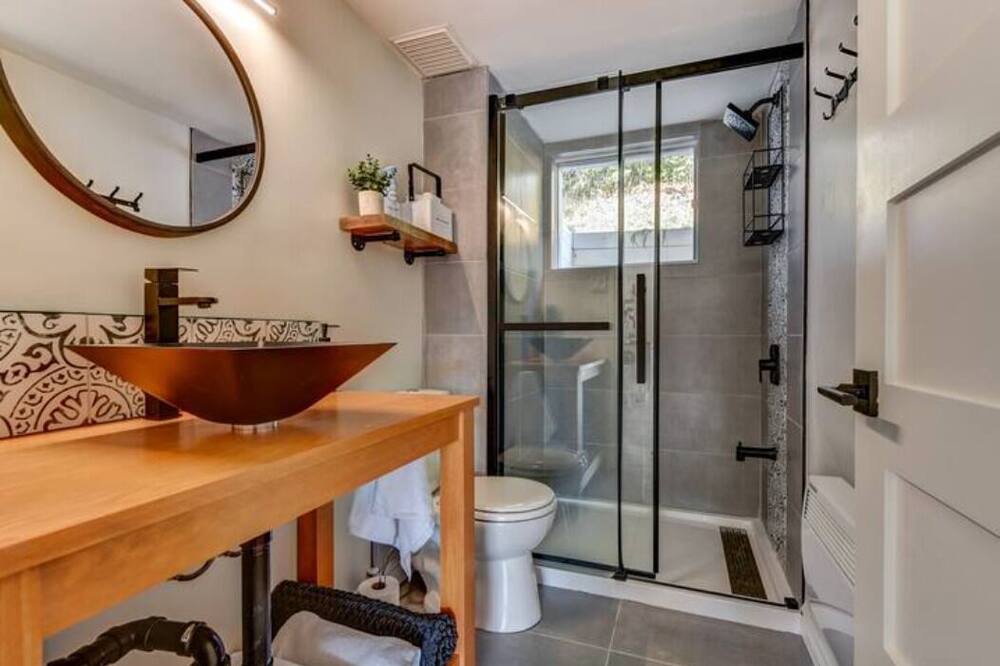 Photo of Bathroom in Saint-Sauveur