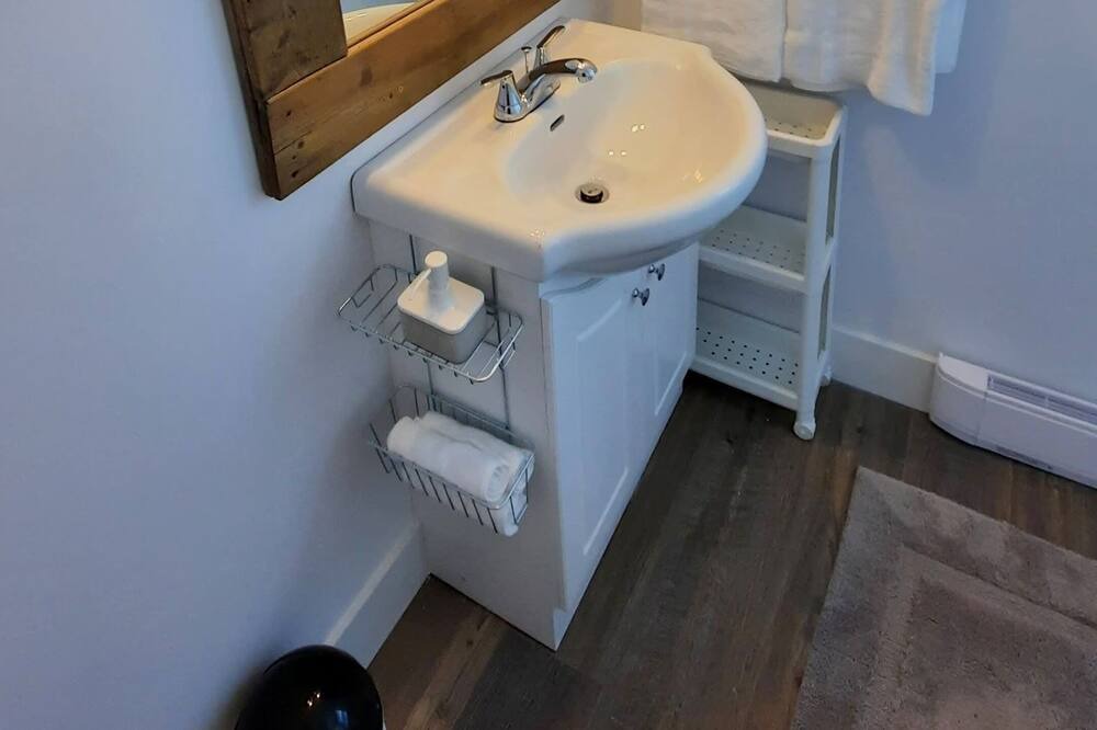 Photo of Bathroom in Eastern Passage