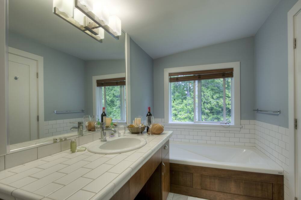 Photo of Bathroom in Regional District of Nanaimo