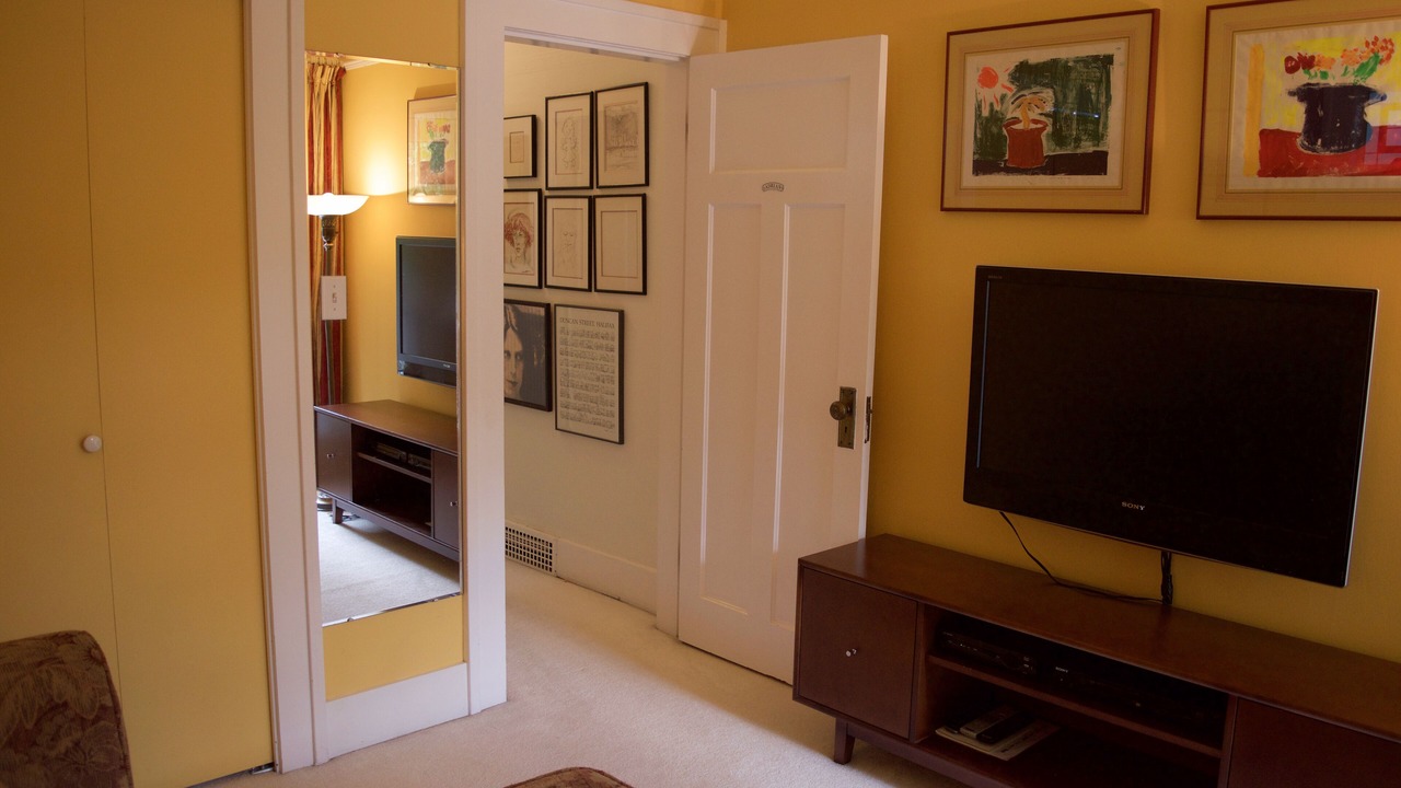 Photo of Livingroom in West Point Grey