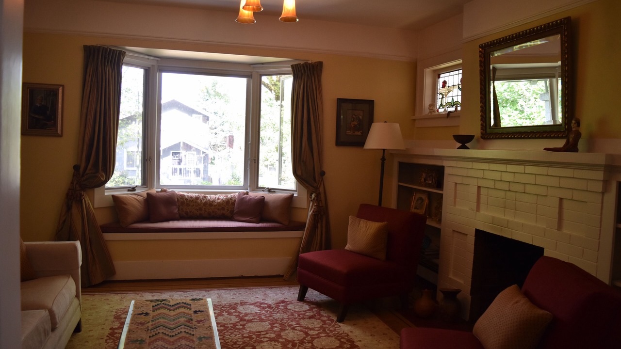 Photo of Livingroom in West Point Grey