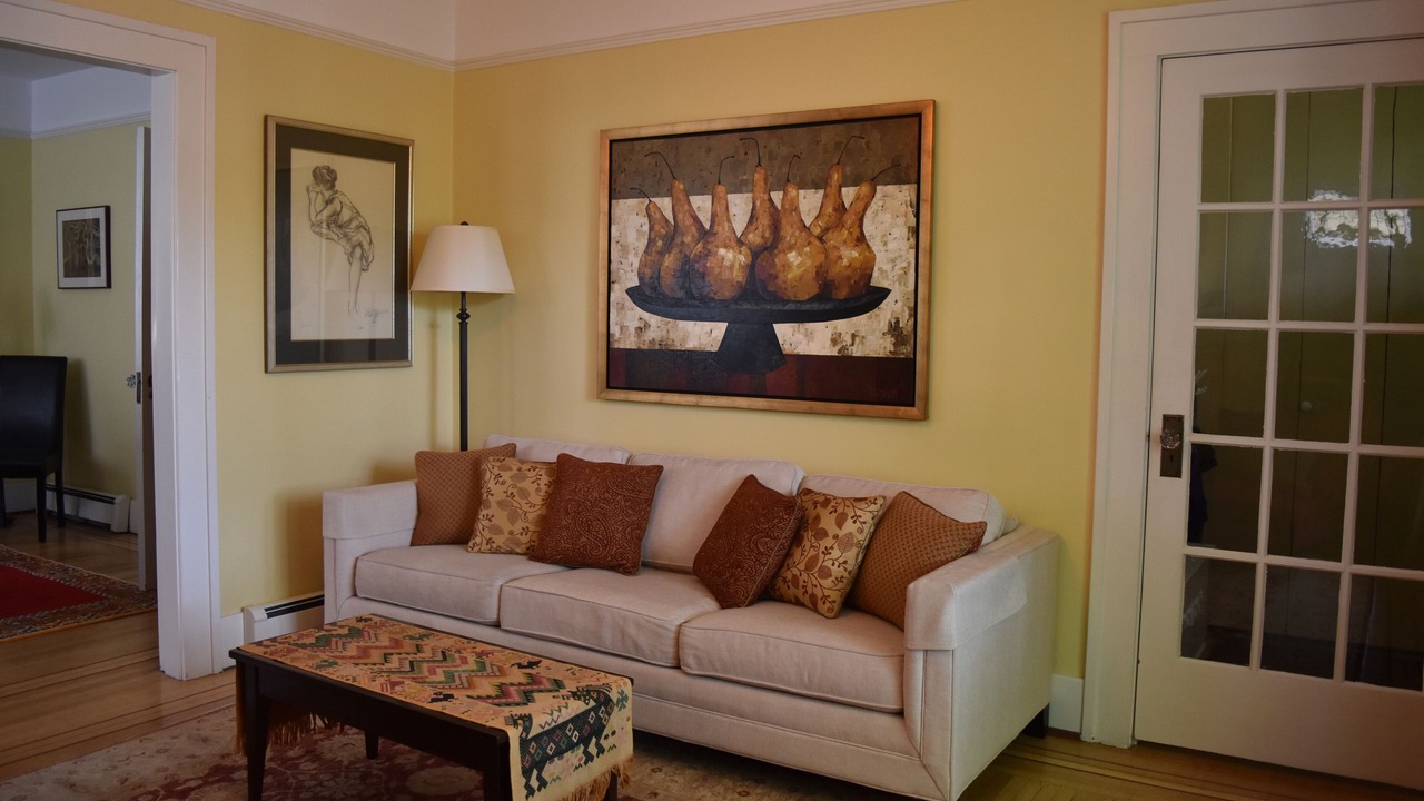 Photo of Livingroom in West Point Grey