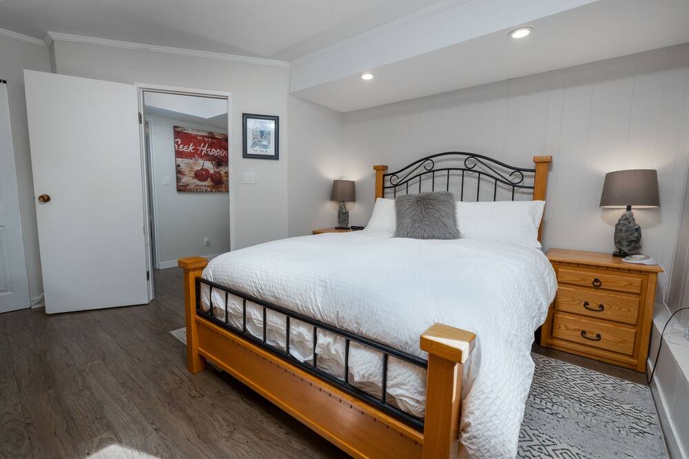 Photo of Bedroom in Maple Ridge