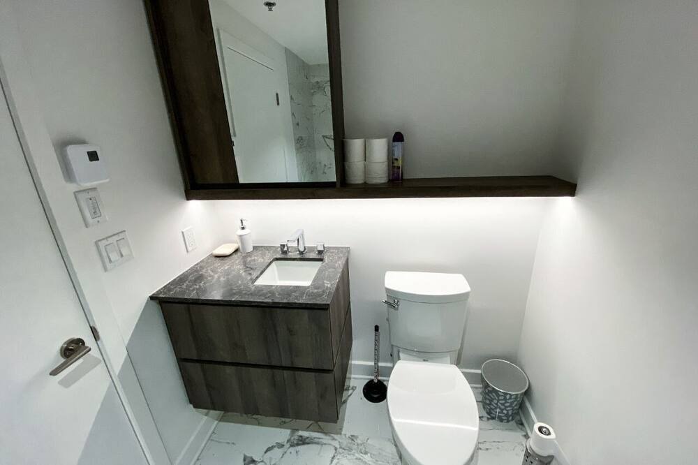 Photo of Bathroom in Griffintown